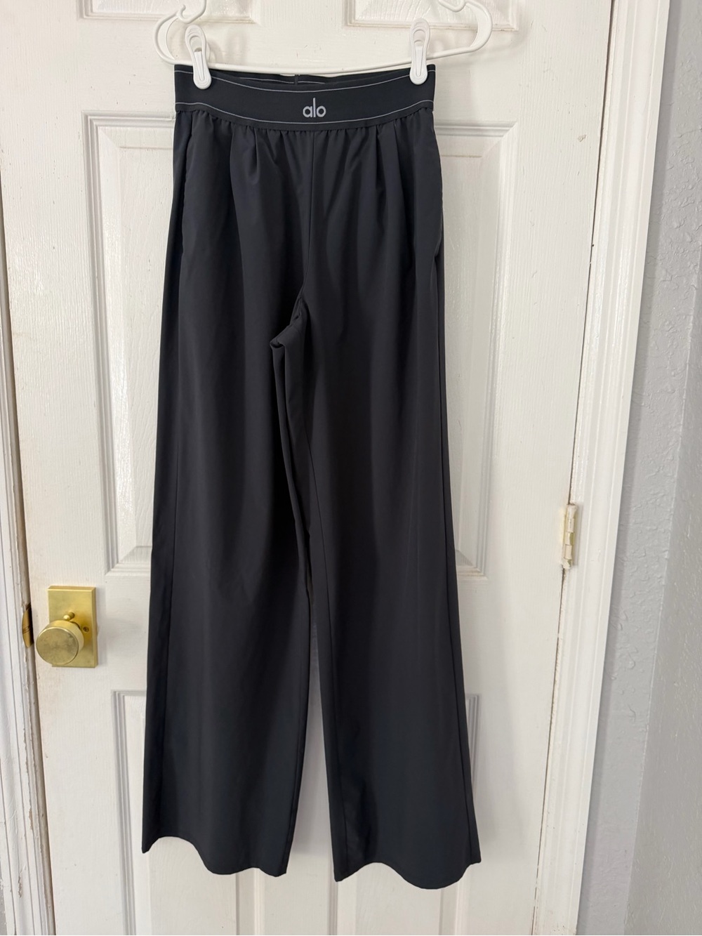 Alo Yoga Wide Leg Performance Pants Black Size Small S WS4187R